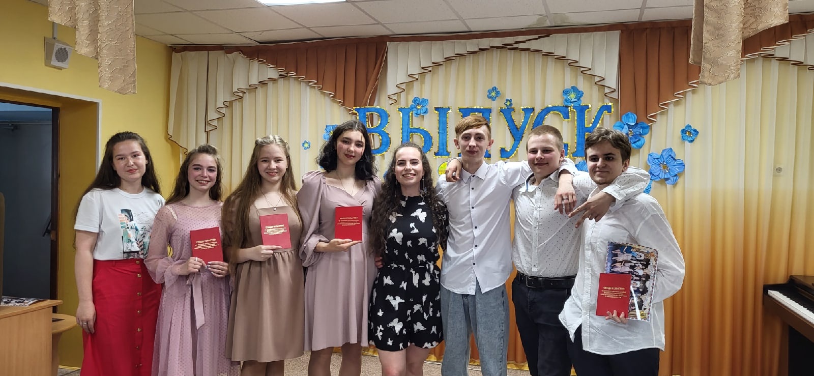 В Детской школе искусств прошёл выпускной!!! В Детской школе искусств прошёл выпускной!!!.